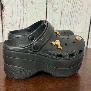 Cape Robbin 4” platform women’s black clogs with 3 crocs Jibbitz in size 7 EUC